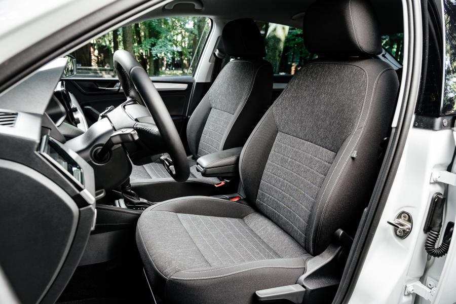 Интерьер Skoda Rapid 2020 года  (CIS) (фото 22 из 40)